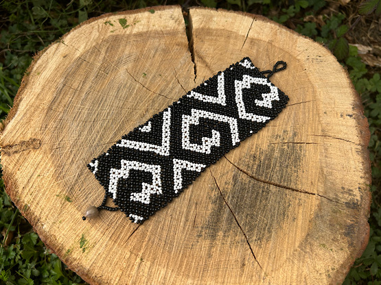 shipibo bracelet black & white